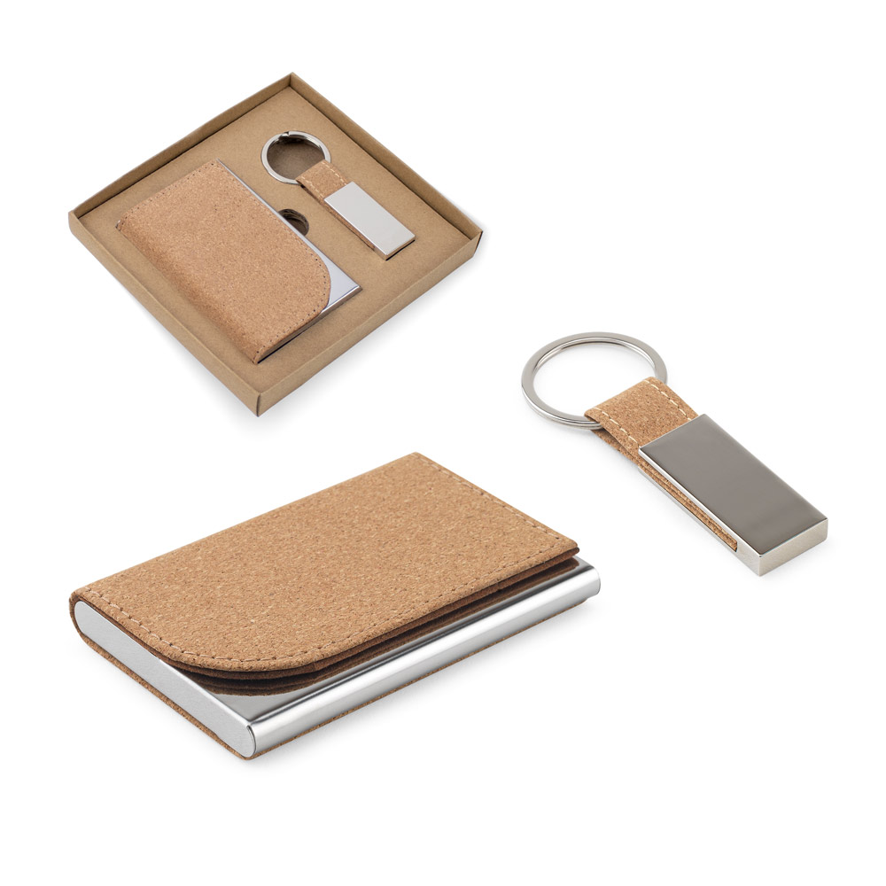 GOSLING. Conjunto composto por um porta-cartões e chaveiro, ambos em metal e cortiça